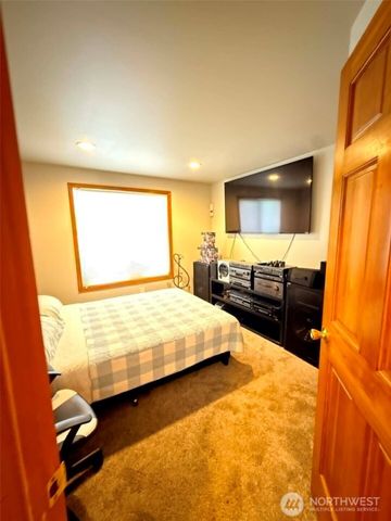 8602 164th Street Ct E, Puyallup, WA 98375