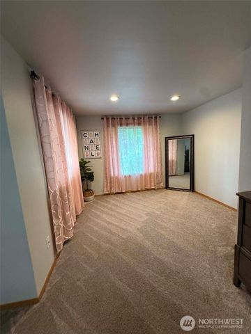 8602 164th Street Ct E, Puyallup, WA 98375