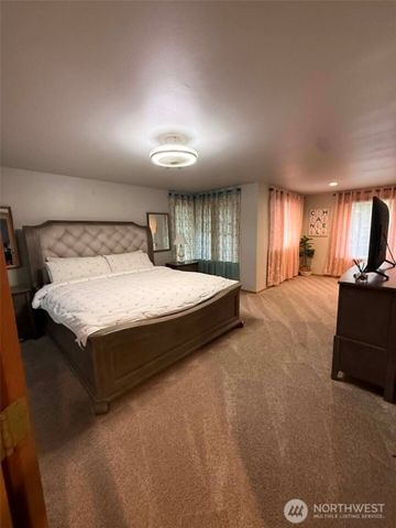8602 164th Street Ct E, Puyallup, WA 98375