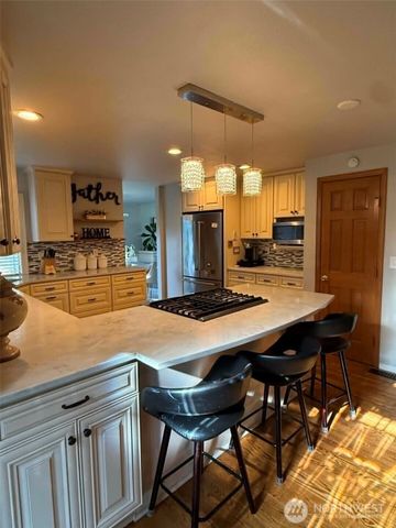 8602 164th Street Ct E, Puyallup, WA 98375