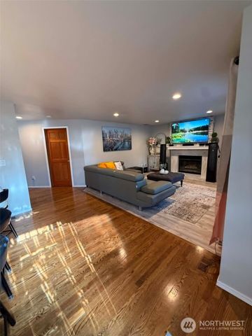 8602 164th Street Ct E, Puyallup, WA 98375