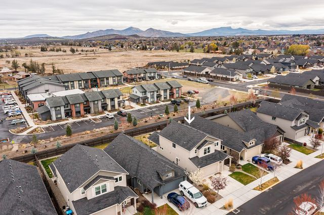 2555 NW Ivy Way, Redmond, OR 97756