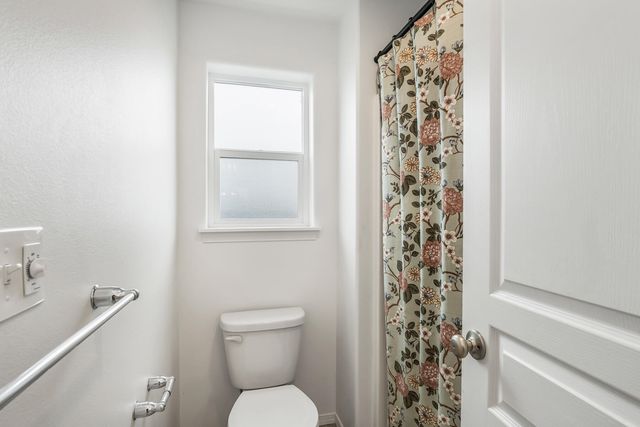 2555 NW Ivy Way, Redmond, OR 97756