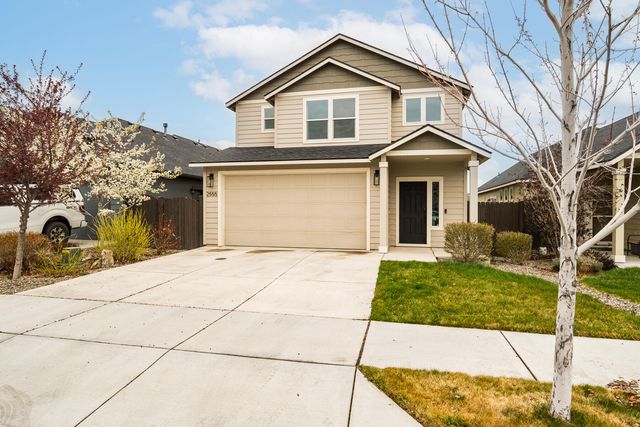 2555 NW Ivy Way, Redmond, OR 97756