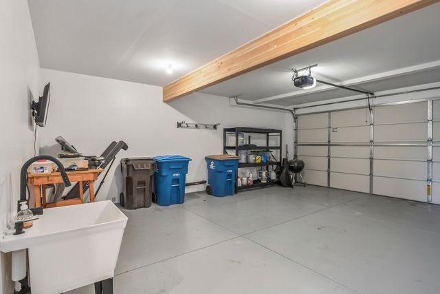 2555 NW Ivy Way, Redmond, OR 97756