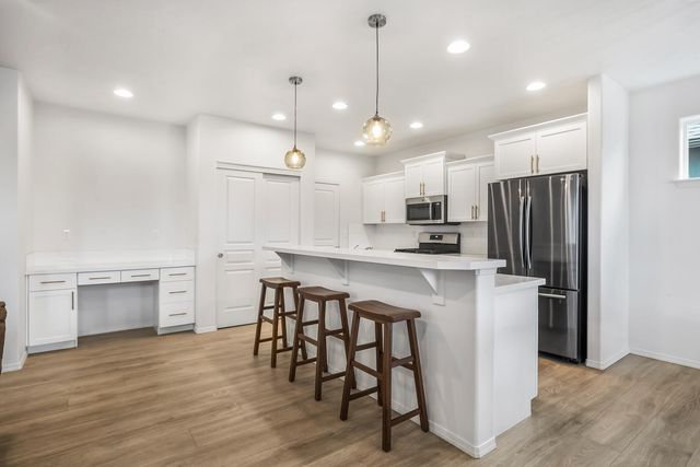 2555 NW Ivy Way, Redmond, OR 97756