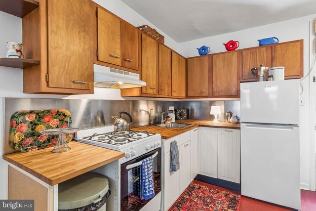2410 MANNING ST, Philadelphia, PA 19103