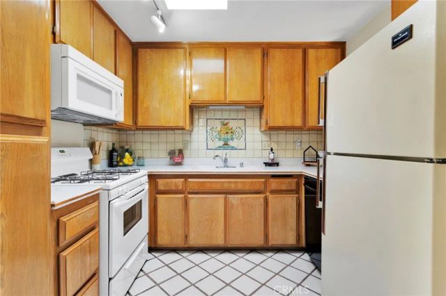 12760 Pinehurst, Victorville, CA 92395