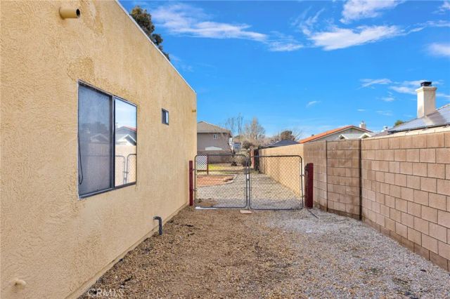 12760 Pinehurst, Victorville, CA 92395