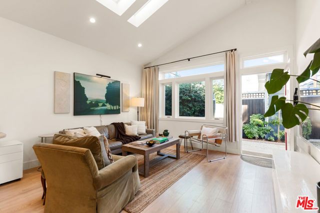 3310 London Street, Los Angeles, CA 90026