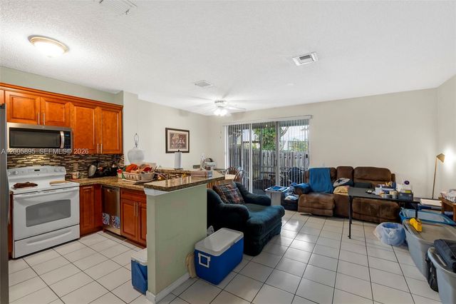 783 NW 42nd Pl, Deerfield Beach, FL 33064