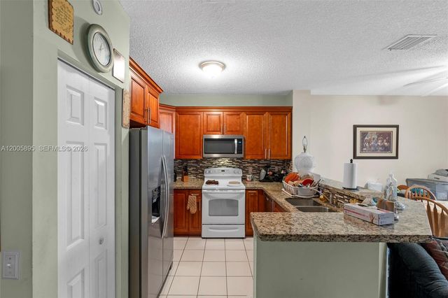 783 NW 42nd Pl, Deerfield Beach, FL 33064