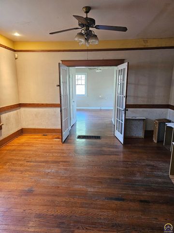 713 SW Clay ST, Topeka, KS 66606