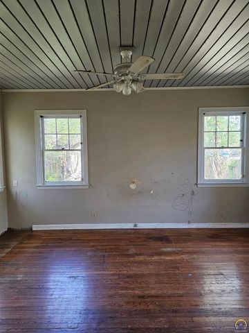 713 SW Clay ST, Topeka, KS 66606