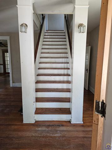 713 SW Clay ST, Topeka, KS 66606