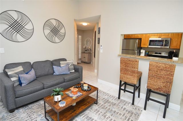 8752 MALLARD RESERVE DRIVE 203, Tampa, FL 33614