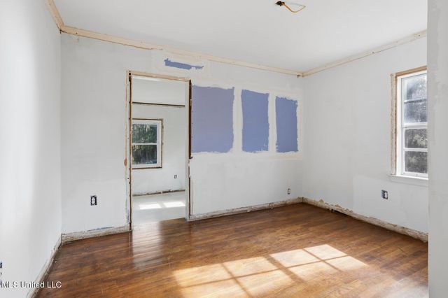 1112 Meadowbrook Road, Jackson, MS 39206