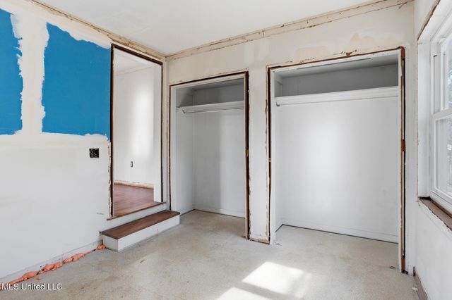 1112 Meadowbrook Road, Jackson, MS 39206