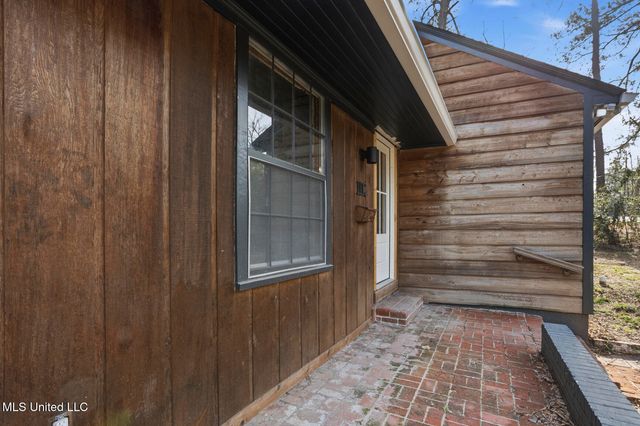 1112 Meadowbrook Road, Jackson, MS 39206