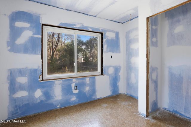 1112 Meadowbrook Road, Jackson, MS 39206