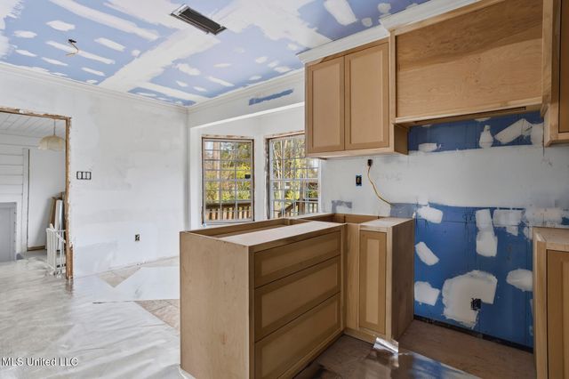 1112 Meadowbrook Road, Jackson, MS 39206