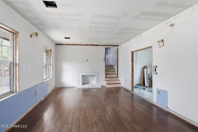 1112 Meadowbrook Road, Jackson, MS 39206