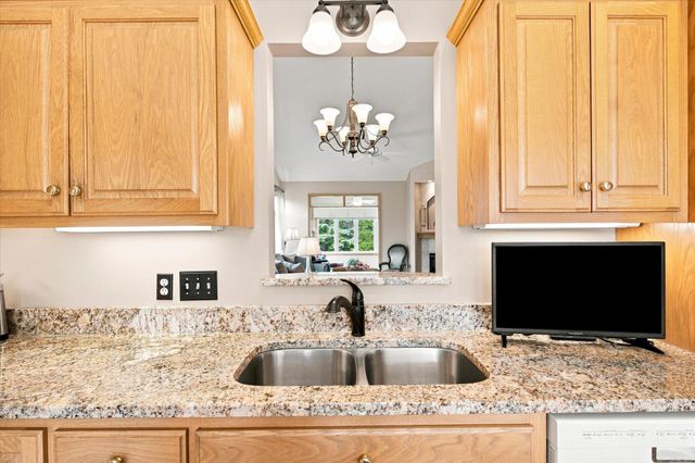 2774 Boulder Drive, Burnsville, MN 55337