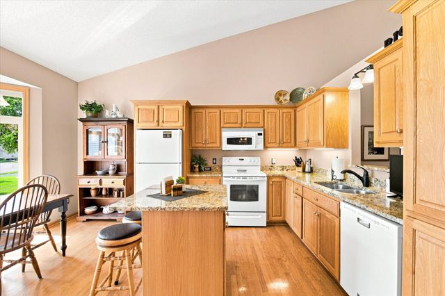 2774 Boulder Drive, Burnsville, MN 55337
