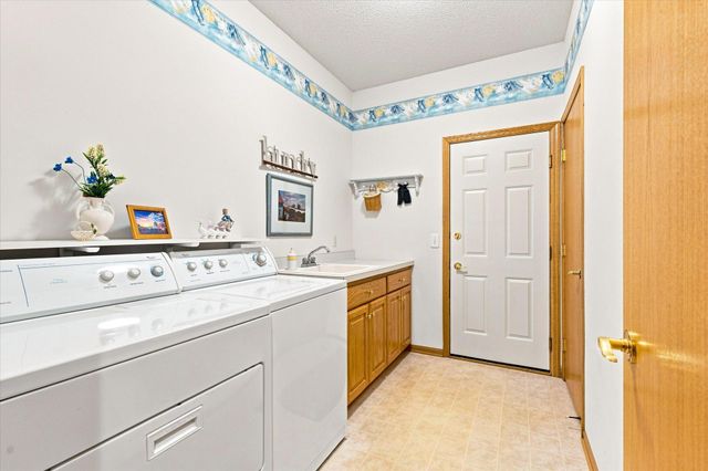 2774 Boulder Drive, Burnsville, MN 55337