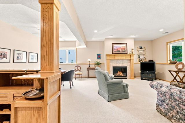 2774 Boulder Drive, Burnsville, MN 55337