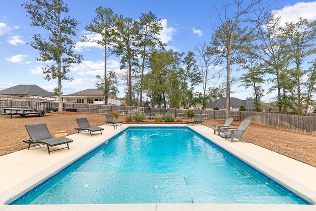 102 Clarksdale Ct, Dothan, AL 36305