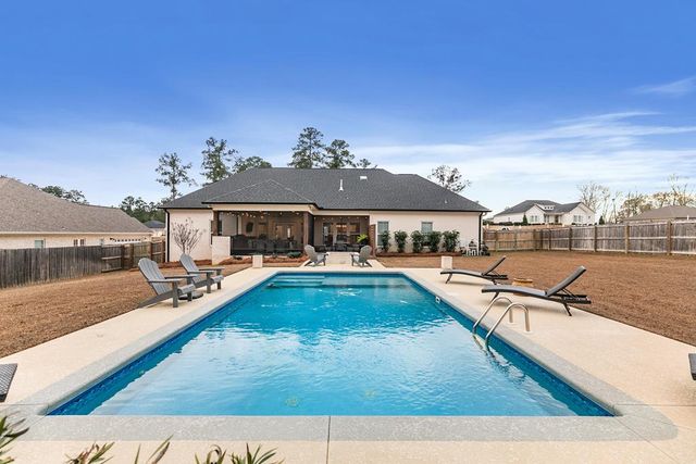 102 Clarksdale Ct, Dothan, AL 36305