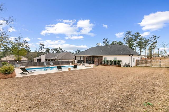 102 Clarksdale Ct, Dothan, AL 36305