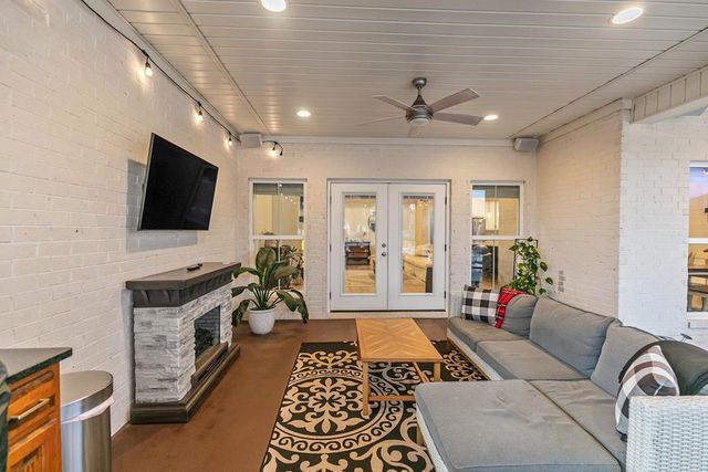 102 Clarksdale Ct, Dothan, AL 36305