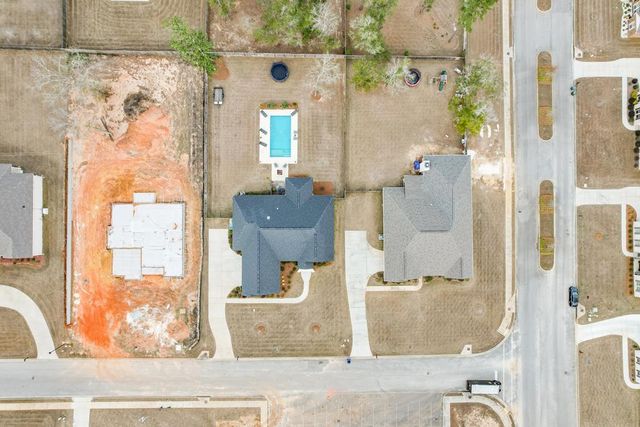 102 Clarksdale Ct, Dothan, AL 36305