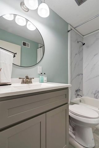 11877 Cresta Verde Drive, St Louis, MO 63146