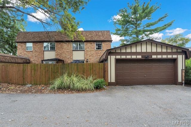 11877 Cresta Verde Drive, St Louis, MO 63146