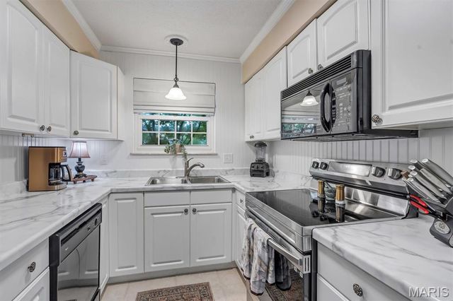 11877 Cresta Verde Drive, St Louis, MO 63146