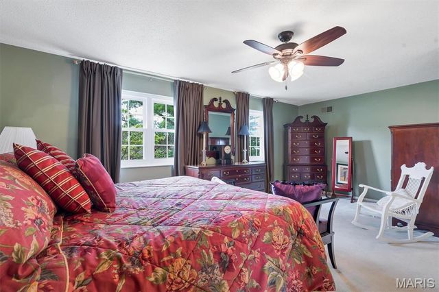 11877 Cresta Verde Drive, St Louis, MO 63146