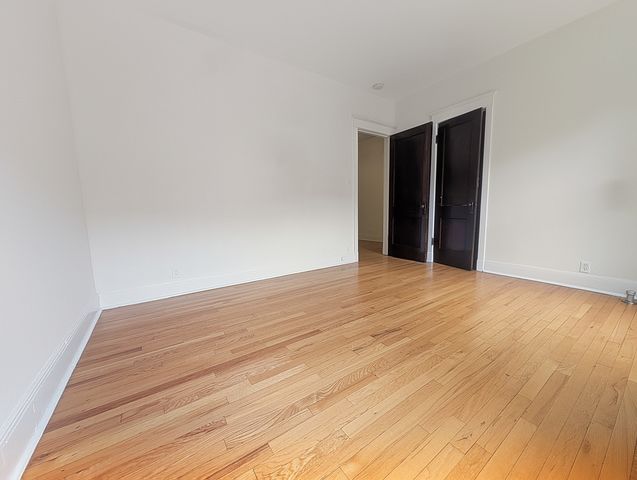 1302 W Rosemont Avenue 2, Chicago, IL 60660