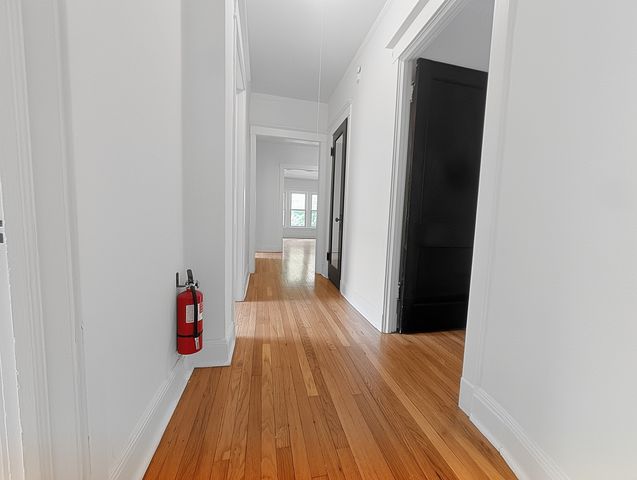 1302 W Rosemont Avenue 2, Chicago, IL 60660