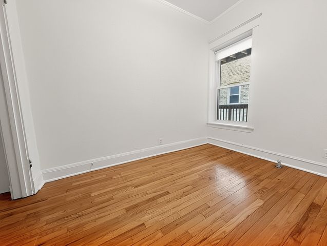 1302 W Rosemont Avenue 2, Chicago, IL 60660