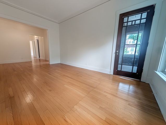 1302 W Rosemont Avenue 2, Chicago, IL 60660