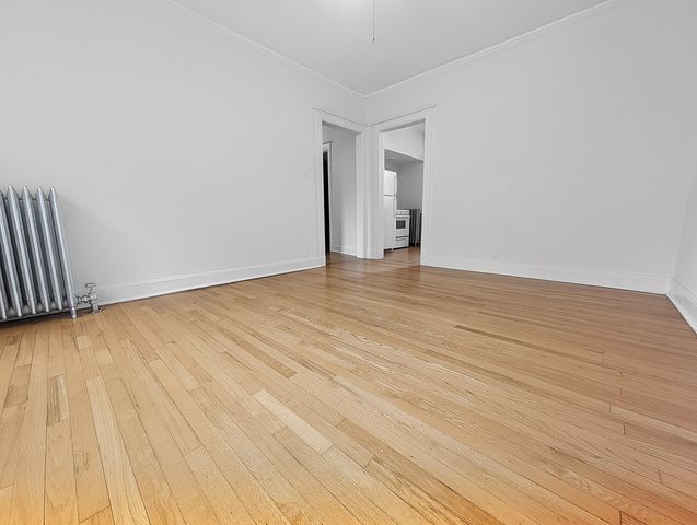 1302 W Rosemont Avenue 2, Chicago, IL 60660