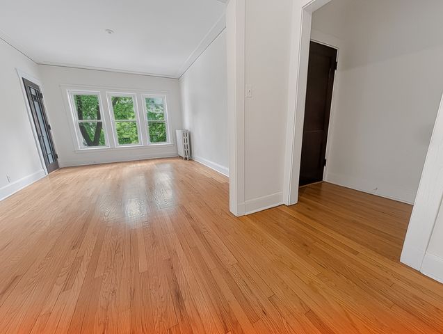 1302 W Rosemont Avenue 2, Chicago, IL 60660