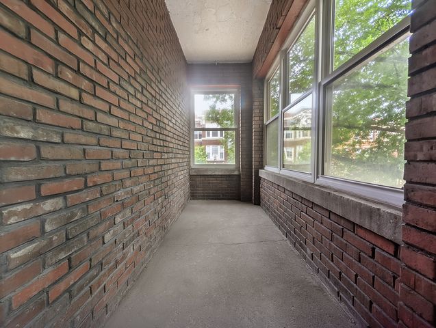 1302 W Rosemont Avenue 2, Chicago, IL 60660