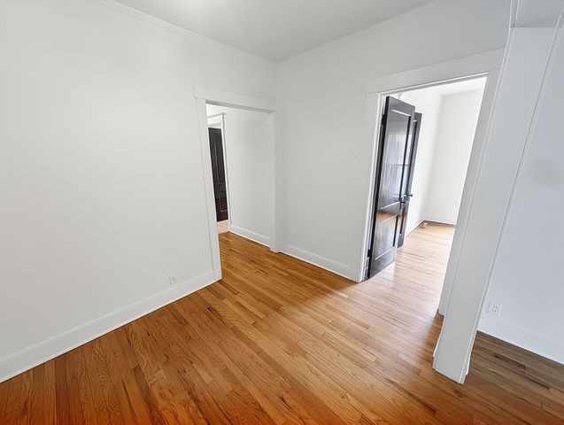 1302 W Rosemont Avenue 2, Chicago, IL 60660