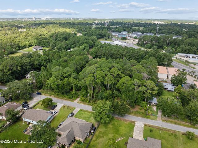 6813 Natchez Street, Biloxi, MS 39532