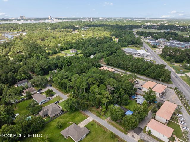 6813 Natchez Street, Biloxi, MS 39532