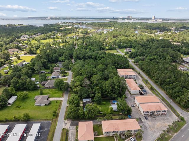 6813 Natchez Street, Biloxi, MS 39532